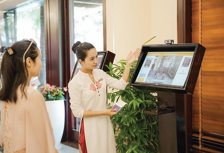 Vinpearl ứng dụng công nghệ nhận dạng khuôn mặt dựa trên nền trí tuệ nhân tạo, khách du lịch làm thủ tục check-in chỉ trong vài giây. Ảnh: diendandoanhnghiep.vn