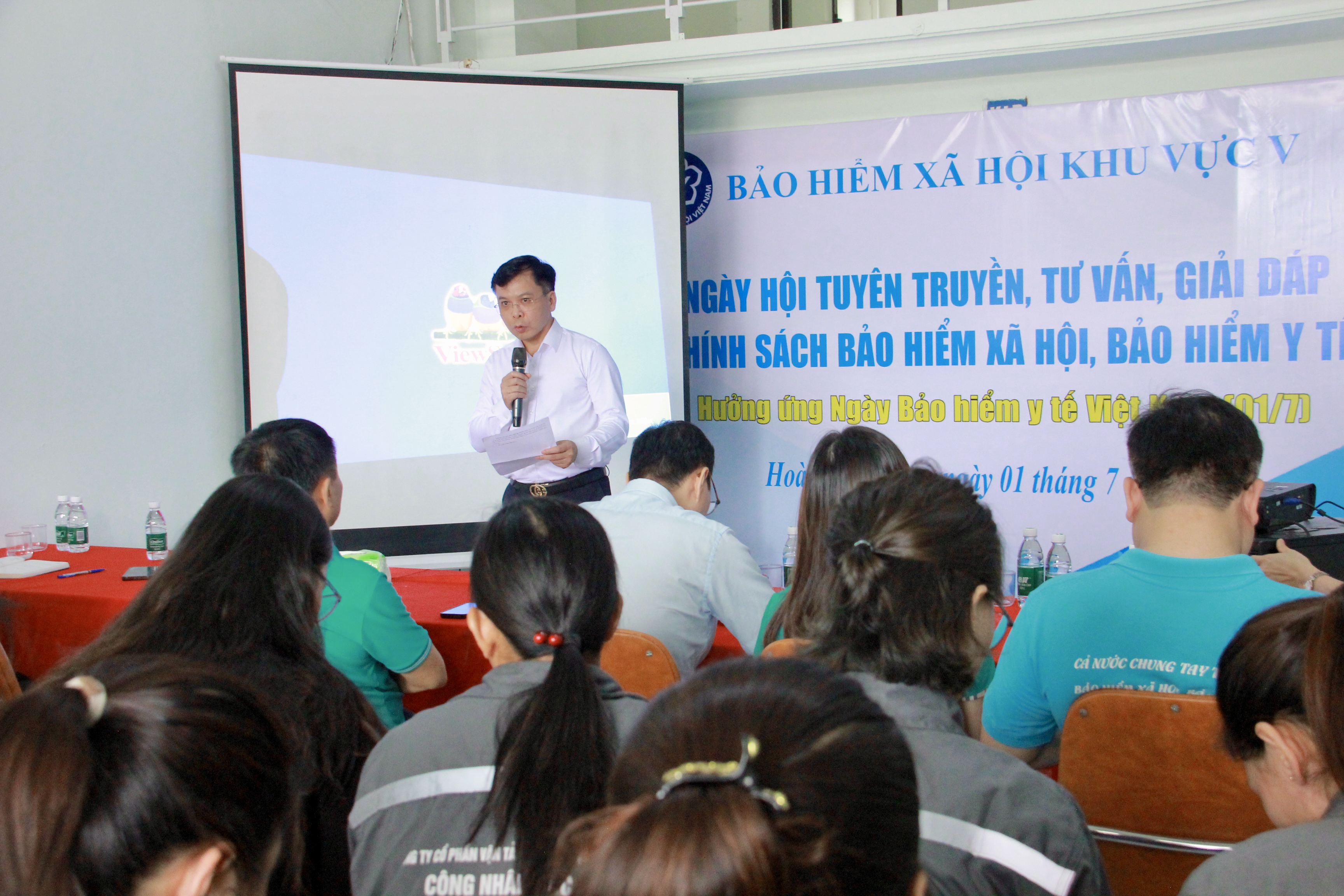 Lãnh đạo BHXH khu vực V phát biểu tại ngày hội