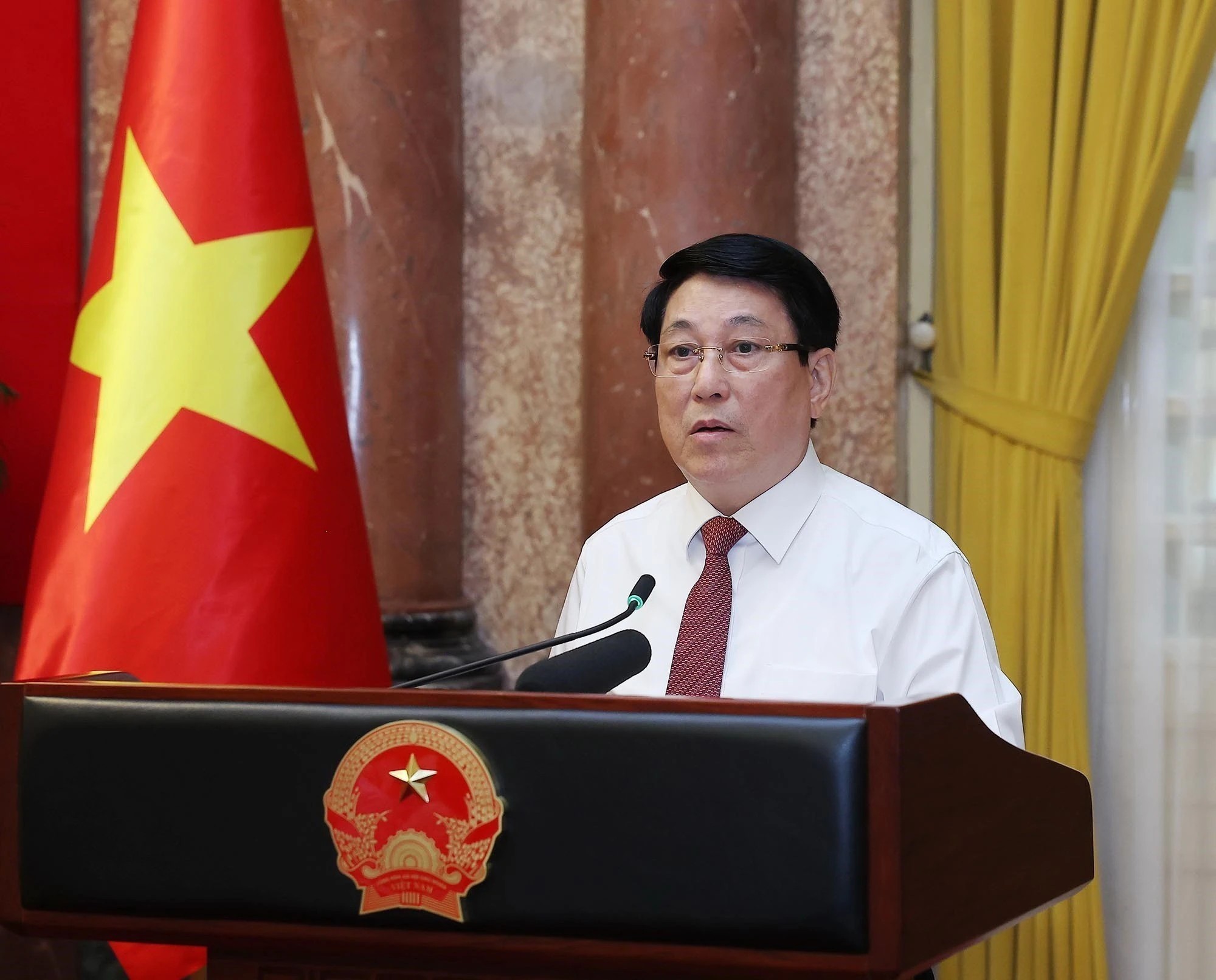 Ảnh tràn viền