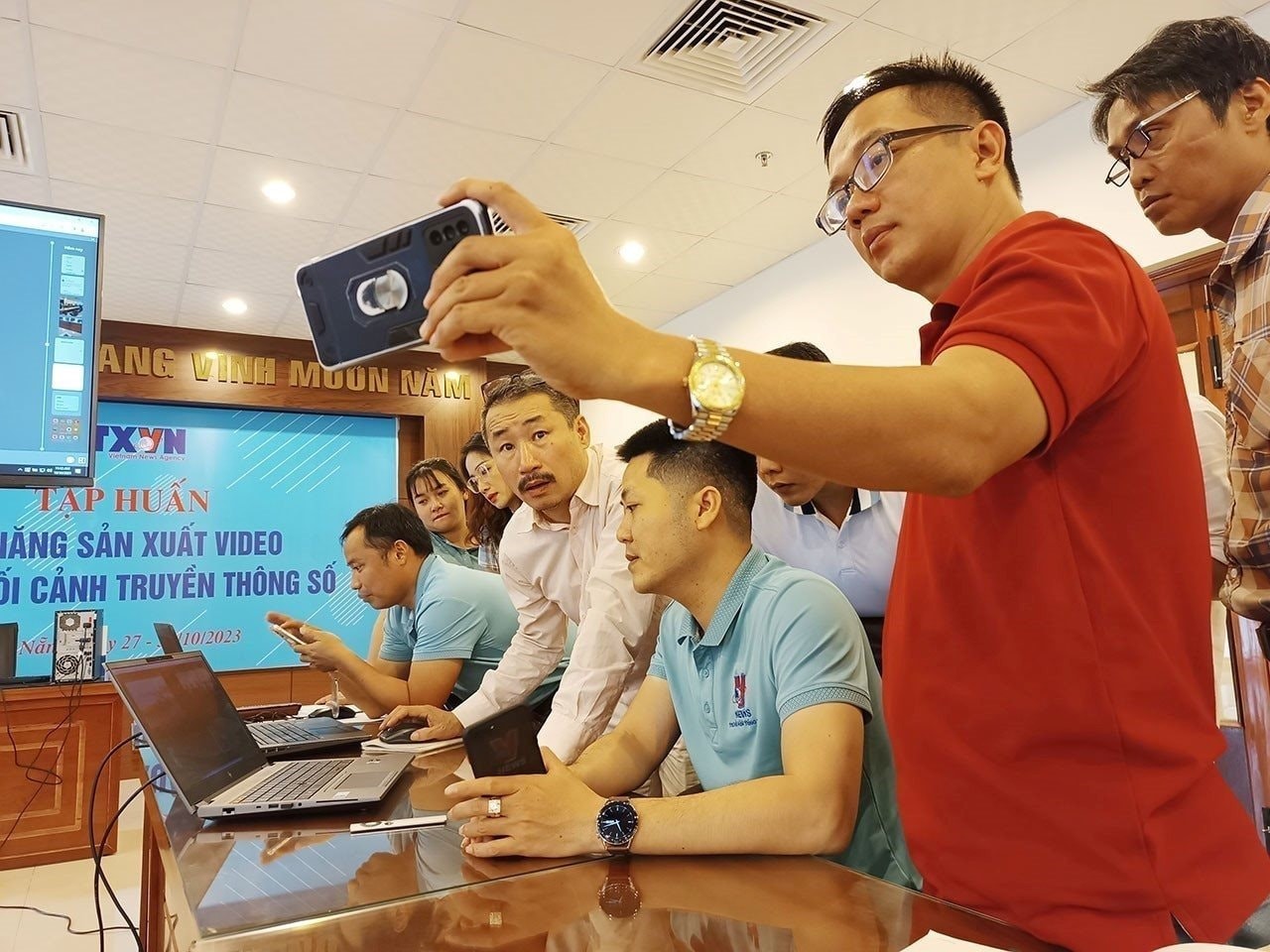 Ảnh tràn viền