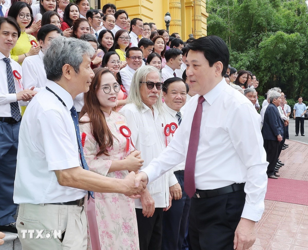 Ảnh tràn viền
