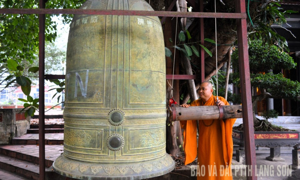 Phật giáo Lạng Sơn thỉnh chuông ngày đầu vận hành chính quyền địa phương 2 cấp