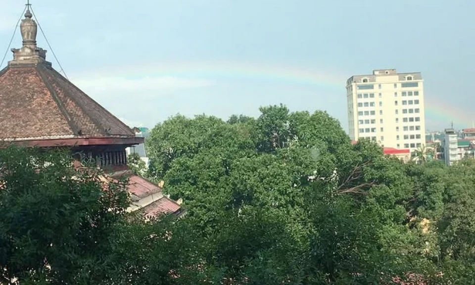 Tình hình không khí sáng 2/7: Cả Hà Nội và TP Hồ Chí Minh bất ngờ ở mức tốt