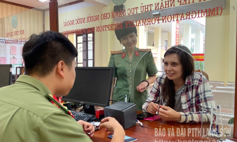Triển khai cấp tài khoản định danh điện tử cho người nước ngoài trên địa bàn