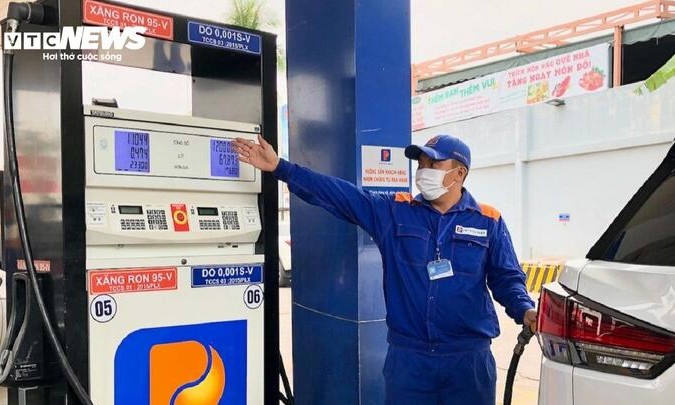 Chiều nay, giá xăng dự báo giảm tiếp hơn 1.000 đồng/lít