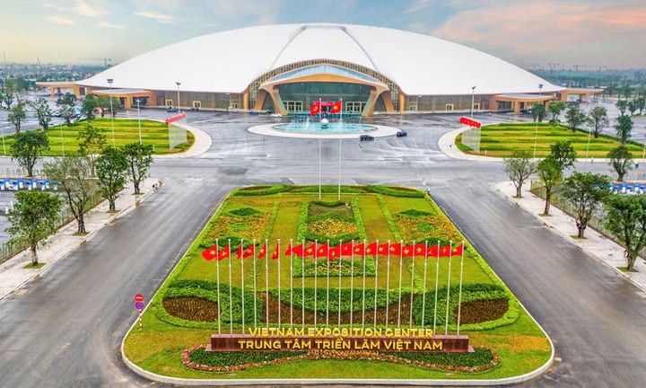 Giới thiệu ngành công nghiệp hàng không vũ trụ tại triển lãm thành tựu đất nước