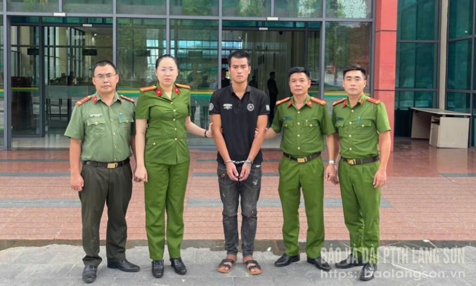 Phát hiện, bắt giữ 2 đối tượng truy nã bỏ trốn sang Trung Quốc