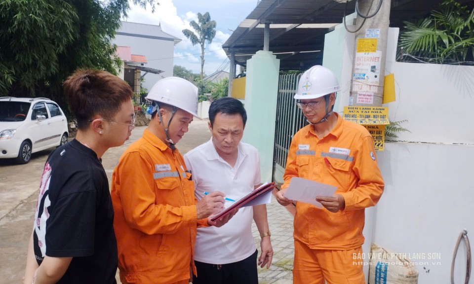 Hóa đơn tiền điện tháng 6 “nhảy vọt”: Cảnh báo thói quen tiêu dùng