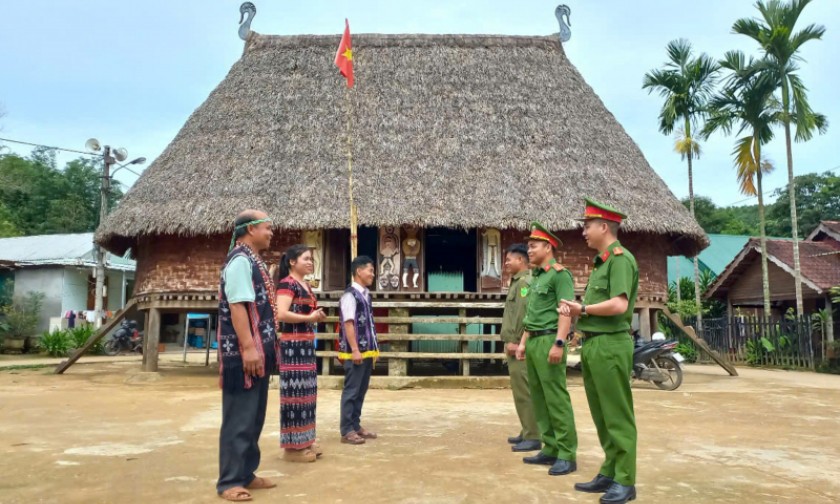 Phát huy vai trò người có uy tín hậu sắp xếp đơn vị hành chính