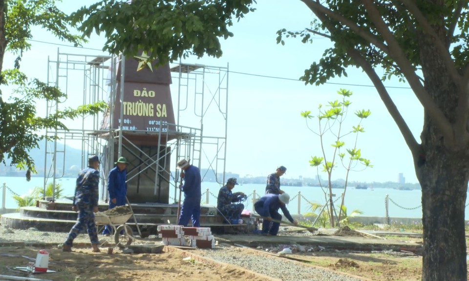 Thi đua mừng đại hội