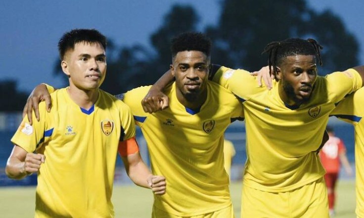 CLB Quảng Nam phủ nhận đổi tên, chuyển nhượng suất đá V.League