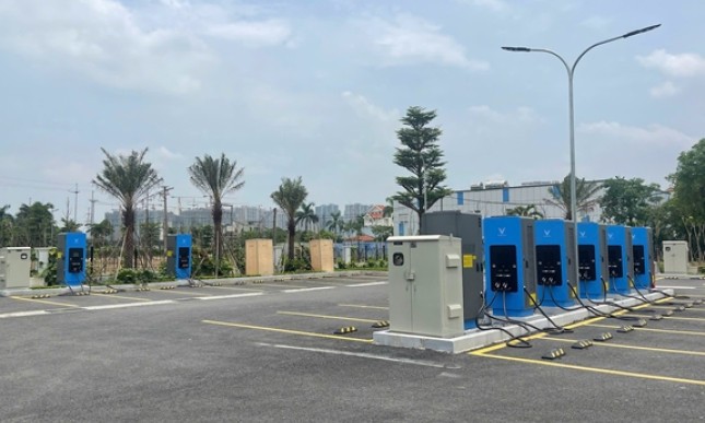 Có gì trong tổ hợp trạm sạc siêu nhanh đa năng, đa dịch vụ 1.000 m2 tại Hà Nội?