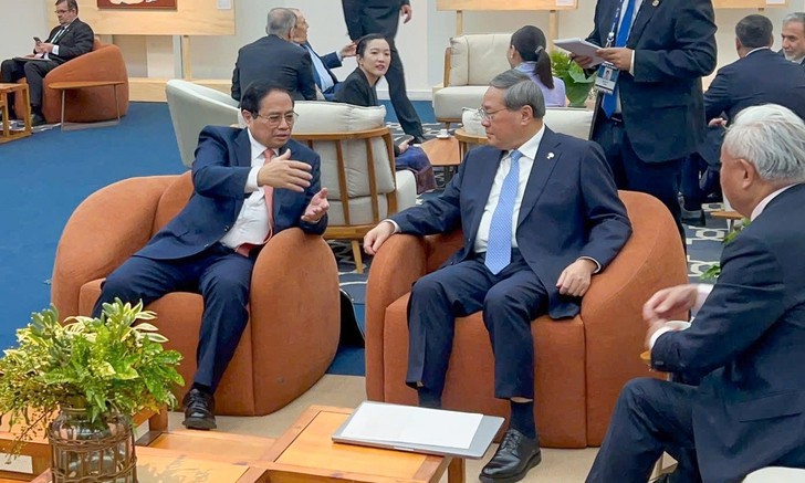 Thủ tướng Phạm Minh Chính gặp Thủ tướng Quốc vụ viện Trung Quốc