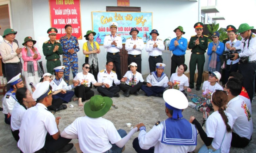 Tiếng hát trên những ngọn sóng Trường Sa
