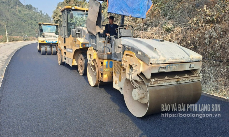 Tăng tốc công trình mừng đại hội