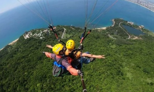 Một du khách tử vong khi chơi dù lượn tại bán đảo Sơn Trà