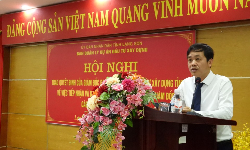 Ban Quản lý dự án đầu tư xây dựng tỉnh công bố, trao quyết định về tiếp nhận bổ nhiệm cán bộ
