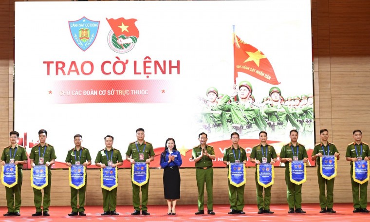Chiến dịch Thanh niên Cảnh sát cơ động tình nguyện Hè năm 2025 gắn liền với chuyển đổi số