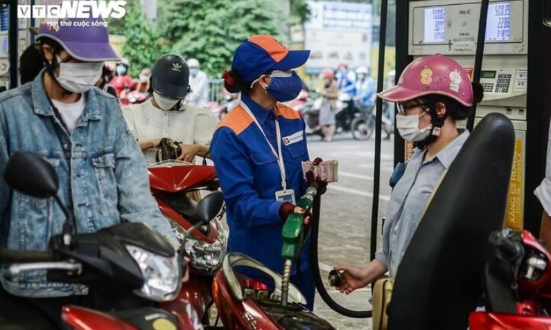 Giá xăng chiều nay dự báo dứt mạch giảm, quay đầu tăng