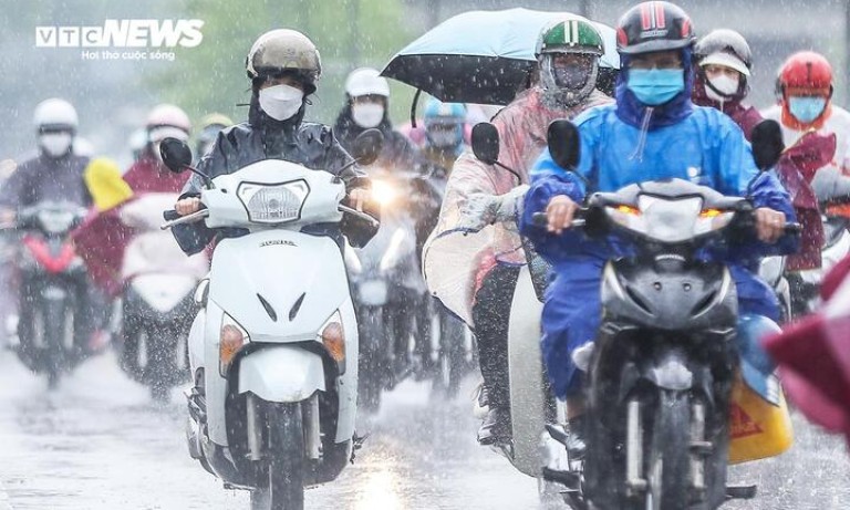 Miền Bắc nắng nóng 2 ngày rồi lại chuyển mưa dông