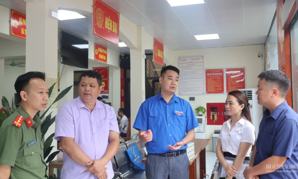Kiểm tra công tác thanh niên tham gia hỗ trợ vận hành mô hình chính quyền hai cấp