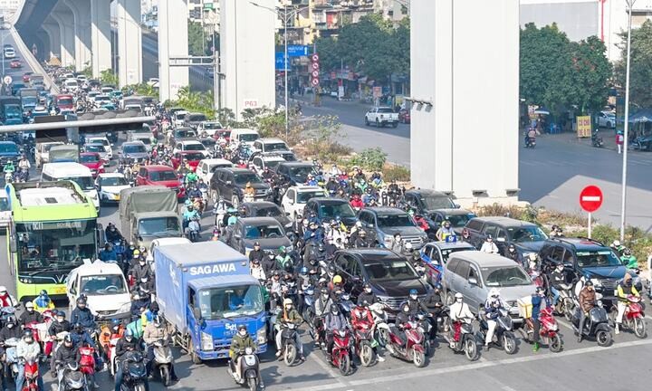 Hà Nội nghiên cứu hỗ trợ chuyển đổi 450.000 xe máy xăng trong Vành đai 1