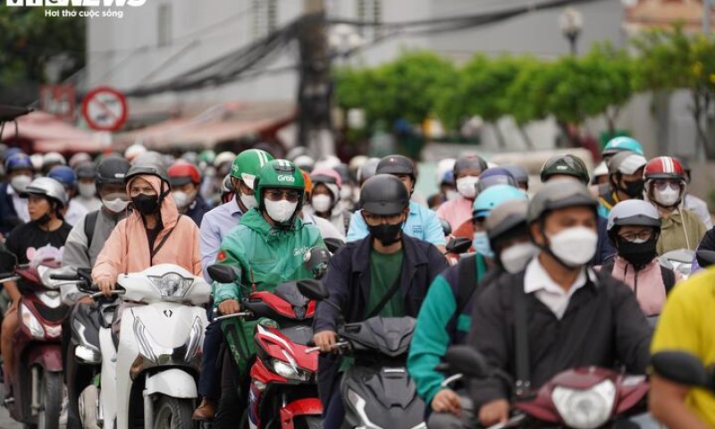 Hà Nội lập tổ công tác chuyển đổi phương tiện xanh và hạ tầng trạm sạc xe điện