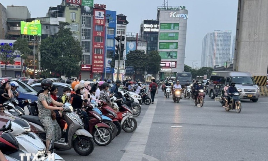 Lộ trình cấm xe xăng tác động thế nào tới thị trường ôtô, xe máy Việt Nam?
