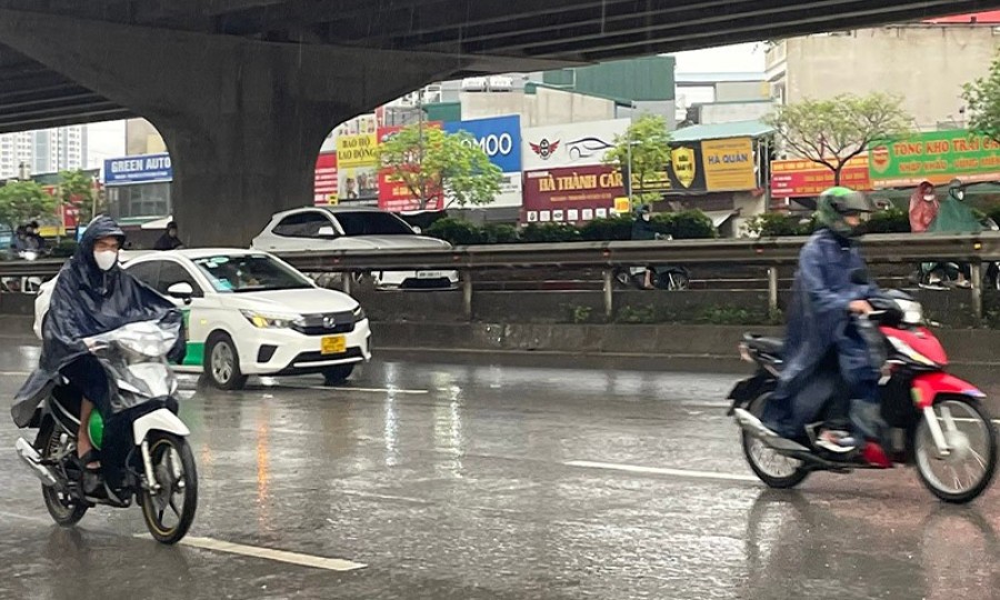 Thời tiết ngày 16/7: Bắc Bộ chiều tối và đêm có mưa rào và dông, Trung Bộ có nơi nắng nóng gay gắt