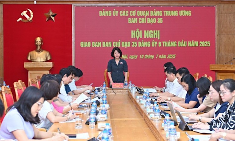 Nâng cao năng lực, nghiệp vụ công tác bảo vệ nền tảng tư tưởng của Đảng