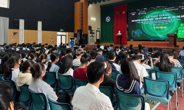 Ngành công thương tăng cường hỗ trợ doanh nghiệp chuyển đổi số trong năm 2025
