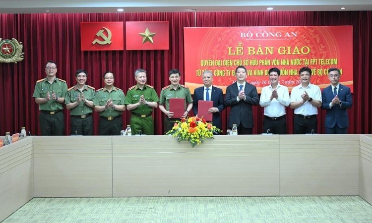 Bàn giao quyền đại diện chủ sở hữu phần vốn Nhà nước tại FPT Telecom về Bộ Công an