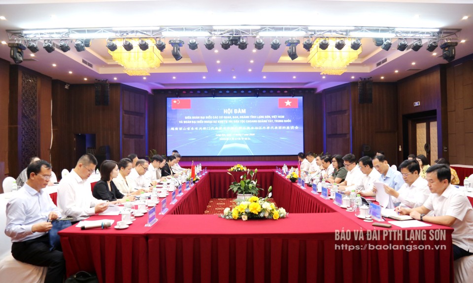 Các cơ quan, ban, ngành của tỉnh Lạng Sơn (Việt Nam) hội đàm với Văn phòng Ngoại sự Khu tự trị dân tộc Choang Quảng Tây (Trung Quốc)