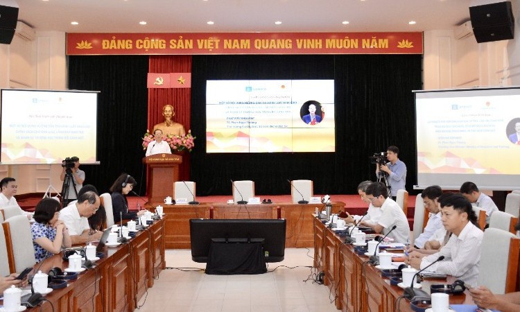 Xây dựng các văn bản hướng dẫn thực hiện Luật Nhà giáo