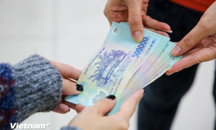 Bộ Nội vụ lấy ý kiến phương án lương tối thiểu vùng năm 2026 tăng 7,2%