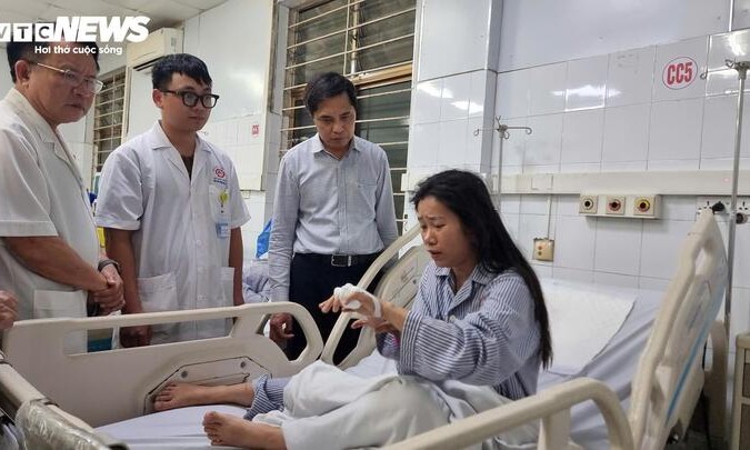 Nạn nhân kể phút sinh tử khi tàu lật trên vịnh Hạ Long, cố lặn vào cứu người nhưng bất thành