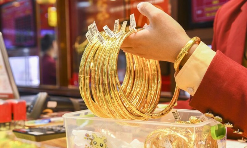 Giá vàng hôm nay 21/7: USD suy yếu, vàng vẫn không thể khởi sắc