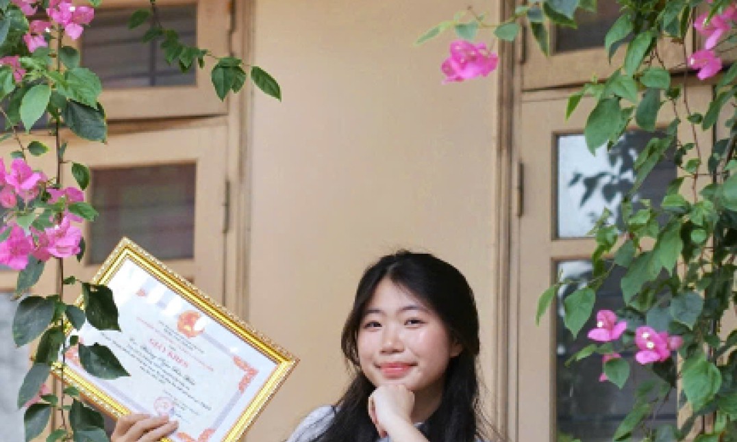Cô gái dân tộc Tày đạt điểm 10 môn Sinh học duy nhất của tỉnh