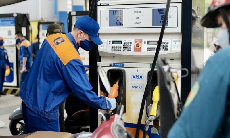 Ngày mai, giá xăng dự báo giảm, giá dầu có thể tăng