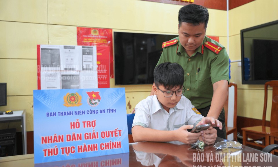 Thanh niên Công an Lạng Sơn xung kích hỗ trợ chính quyền địa phương 2 cấp
