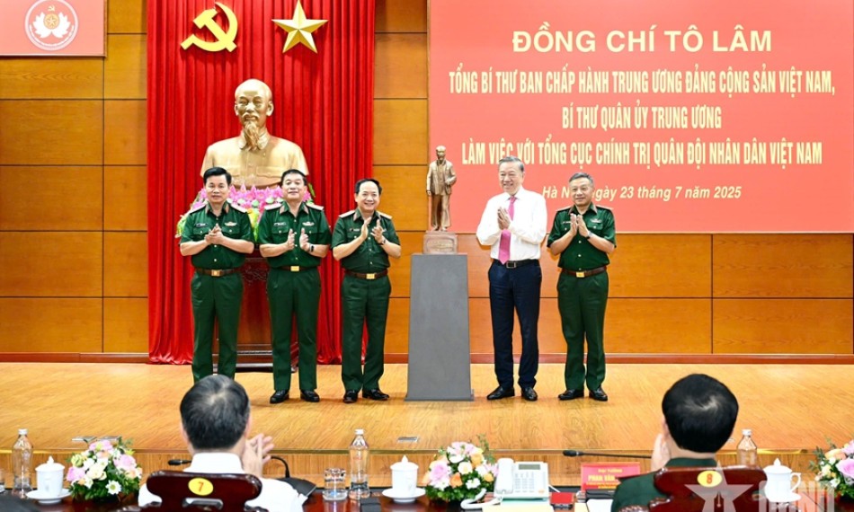 Tổng Bí thư Tô Lâm, Bí thư Quân ủy Trung ương làm việc với Tổng cục Chính trị Quân đội nhân dân Việt Nam