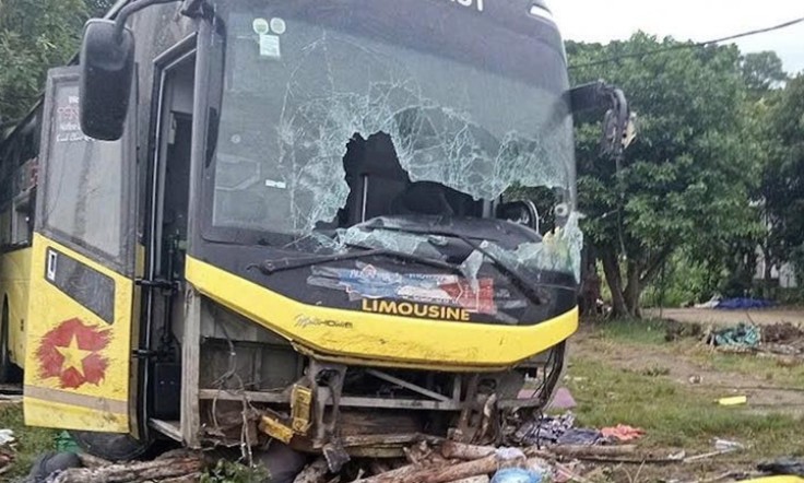 Lật xe khách trên quốc lộ 1A ở Hà Tĩnh, 9 người chết
