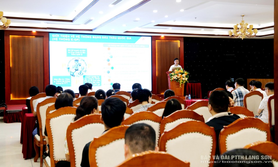 Hơn 300 cán bộ tham gia hội nghị phổ biến, hướng dẫn thực hiện các quy định pháp luật về đấu thầu