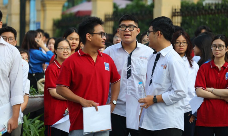 Điểm sàn thấp, các trường top đầu đồng loạt dự báo điểm chuẩn giảm