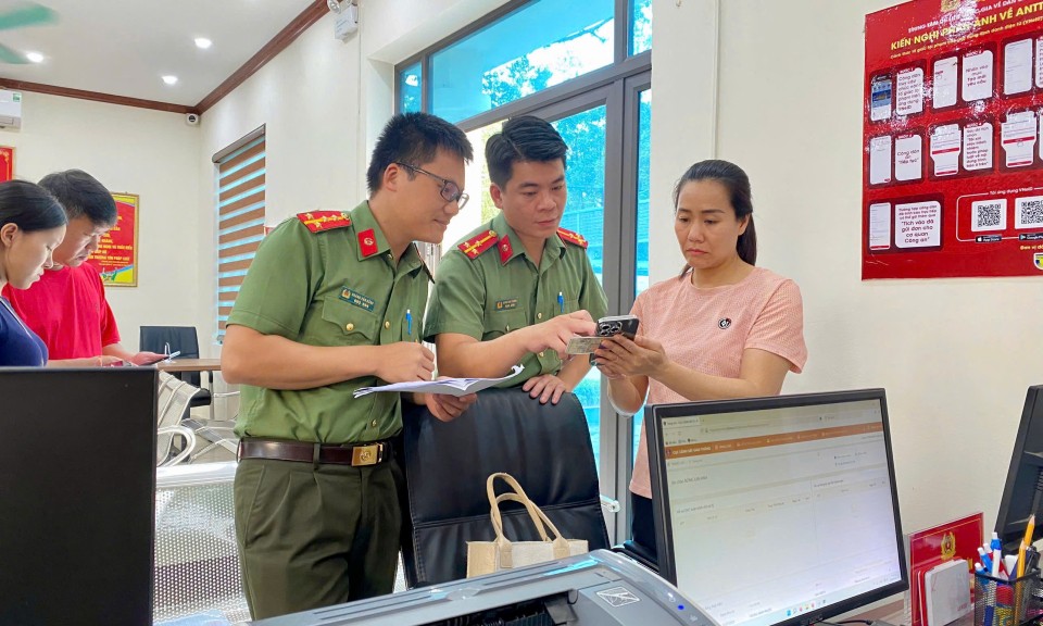 Cẩn trọng với chiêu trò "cập nhật giấy tờ" để chiếm đoạt tài sản