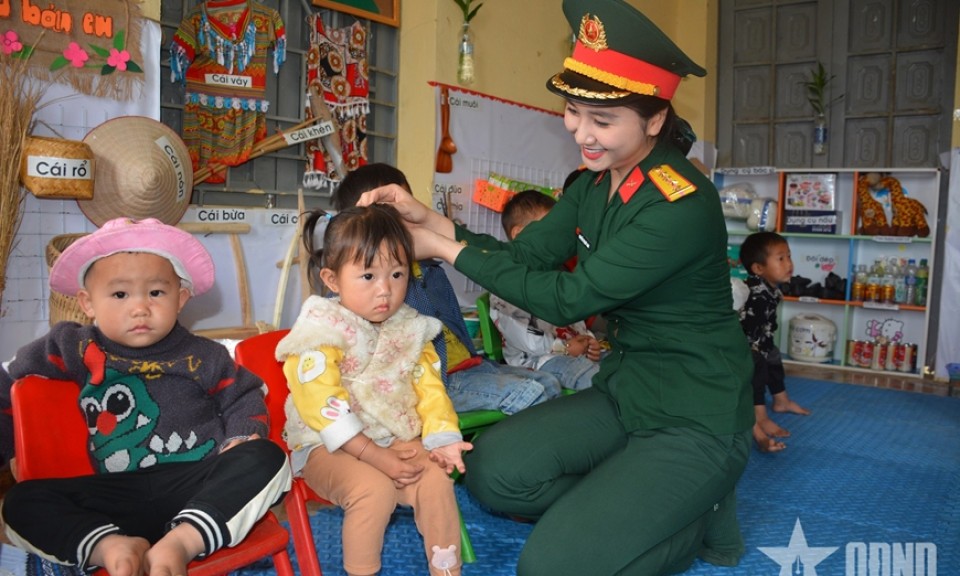 Đại úy QNCN Nguyễn Thị Mỹ Linh: Giữ “lửa” sân khấu kịch nói bằng trái tim người lính