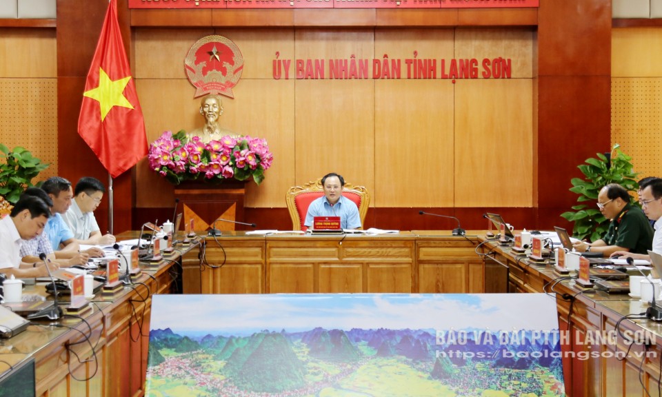 Họp xem xét phương án tổ chức đấu thầu lựa chọn nhà đầu tư dự án Nhà máy xử lý rác thải tại bãi rác