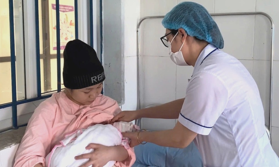 Sữa mẹ - “vắc - xin tự nhiên” đầu đời cho trẻ nhỏ