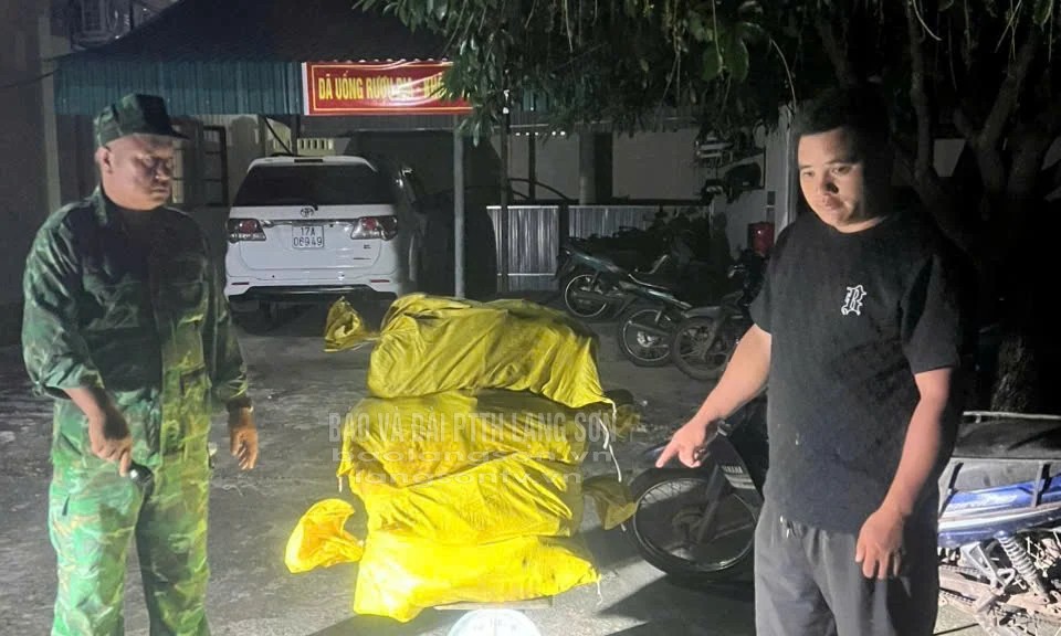 Đồn Biên phòng cửa khẩu Chi Ma bắt vụ vận chuyển hàng hóa trái phép
