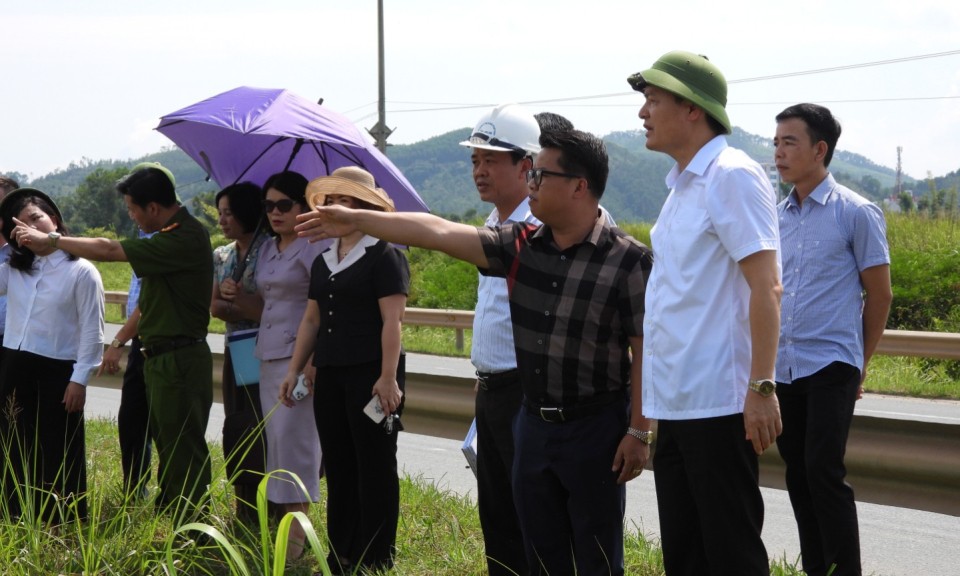 Ban chỉ đạo phường Đông Kinh kiểm tra công tác giải phóng mặt bằng 2 dự án trọng điểm